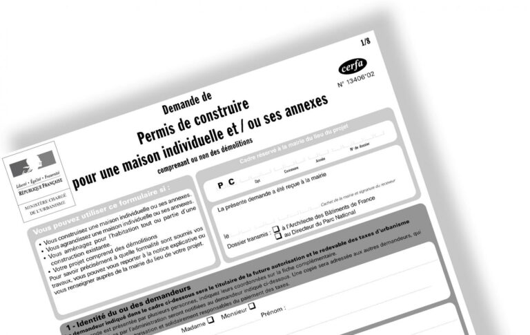 Formulaire Cerfa de permis de construire pour maison individuelle, document administratif officiel lié à l’autorisation travaux en France.